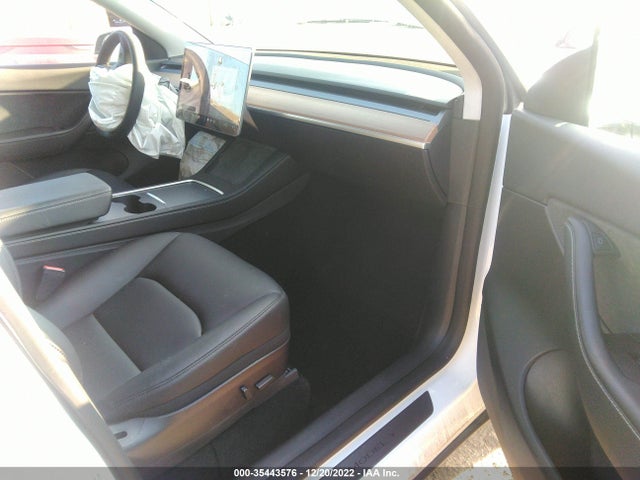 Tesla Model Y Long Range 2022 7SAYGDEE2NF338313 Image 5