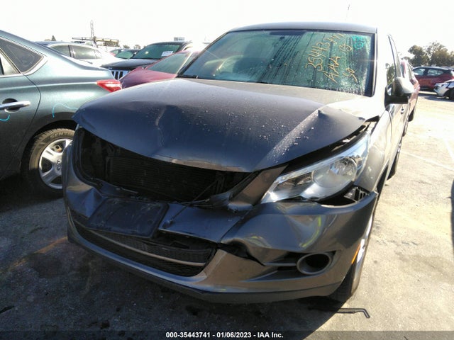 2011 VOLKSWAGEN TIGUAN S VIN: WVGAV7AX6BW559669