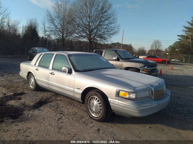 1996 1LNLM82W1TY681658 main image