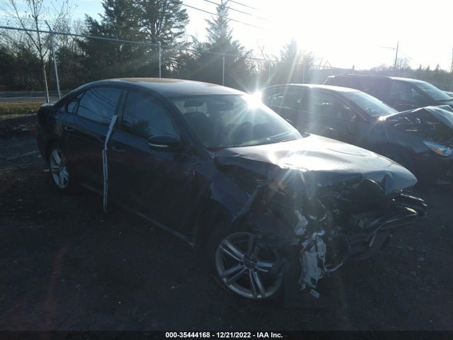 2015 1VWAT7A37FC063856 main image