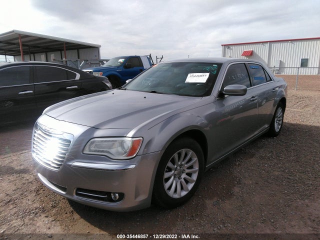 Chrysler 300 2013 2C3CCAAG3DH660903 Image 2