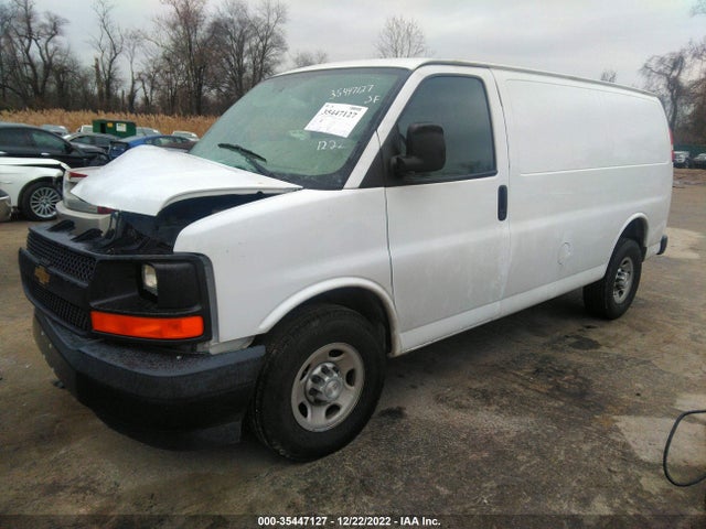 Chevrolet EXPRESS CARGO VAN 2017 1GCWGAFF1H1352503 Image 2