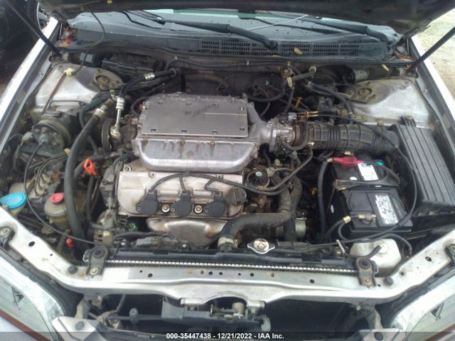 2000 HONDA ACCORD SDN LX VIN: 1HGCG1646YA002853