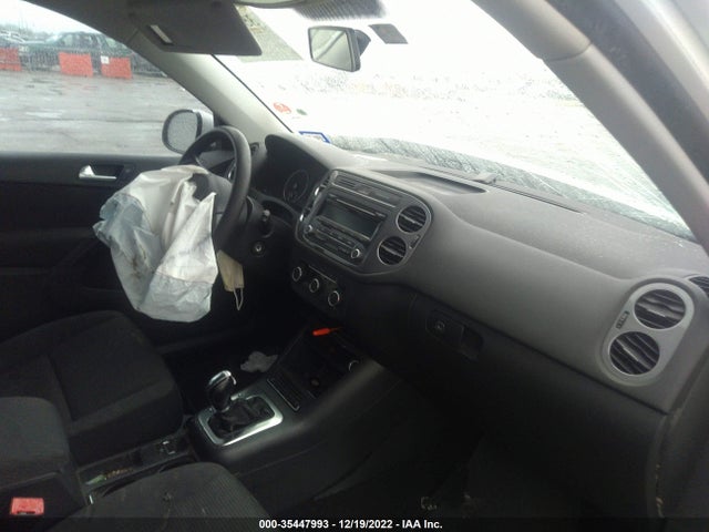 Volkswagen TIGUAN S 2012 WVGAV7AX8CW606489 Image 6