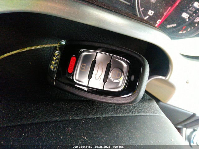 Audi A8 2011 WAUAVAFD3BN000681 Image 11