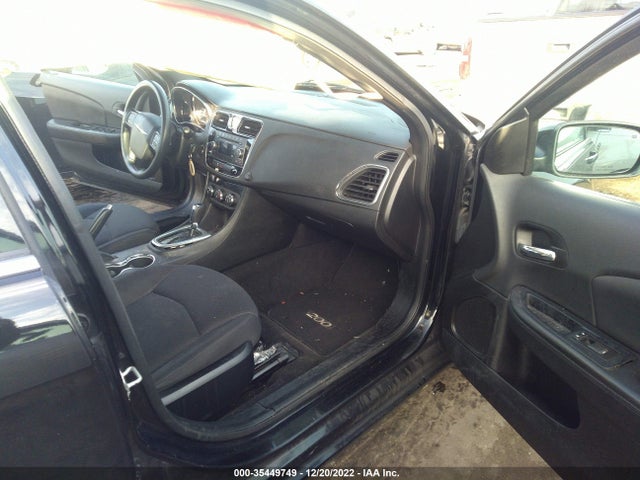 1C3CCBAB2DN761108 Chrysler 200 LX
