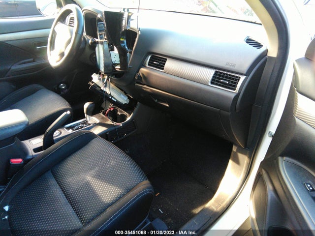 JA4AZ3A31GZ021573 Mitsubishi Outlander Se/sel/es