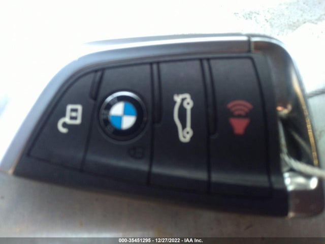 2015 BMW X5, VIN: 5UXKR6C59F0J74083