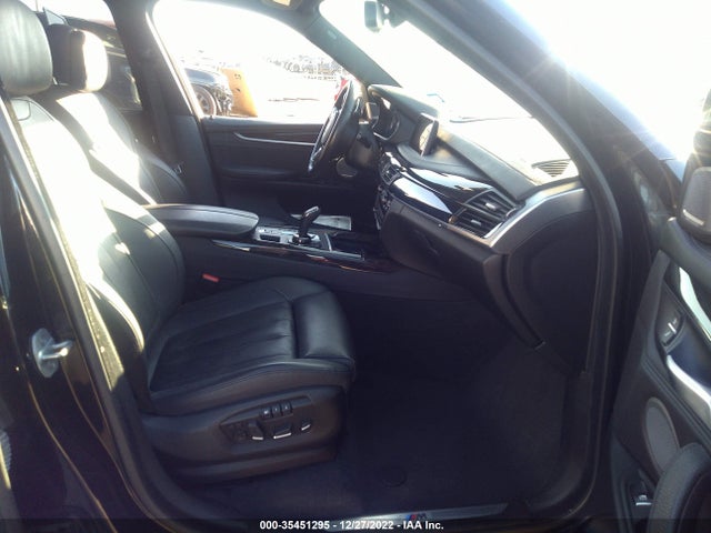 2015 BMW X5, VIN: 5UXKR6C59F0J74083