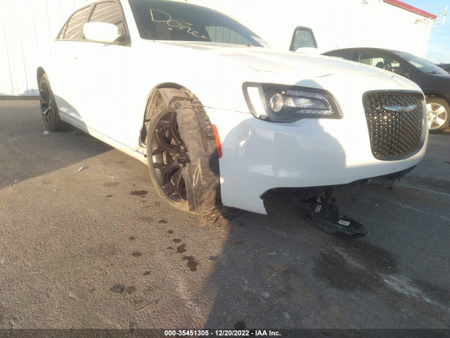 Chrysler 300 2019 аукцион фото