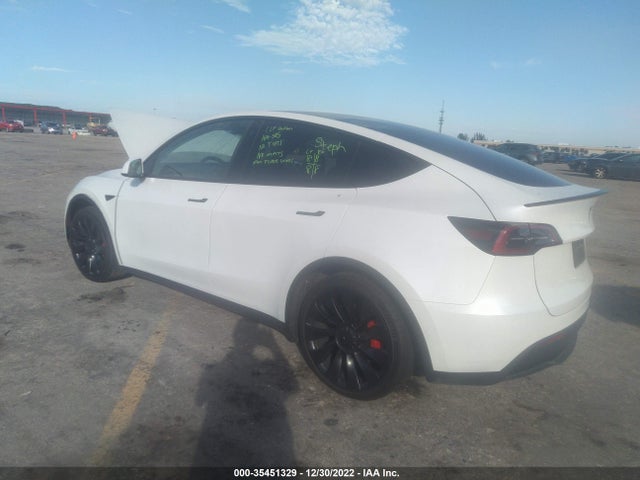 2022 Tesla Model Y, VIN: 7SAYGDEF9NF510572