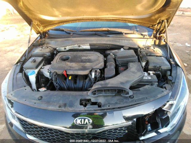 2017 Kia Optima, VIN: 5XXGT4L38HG149575