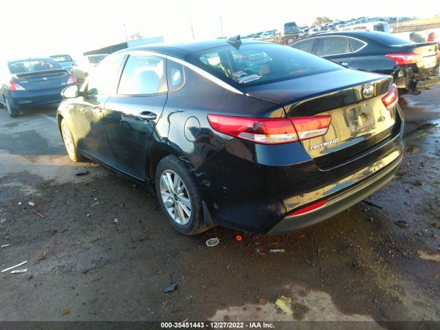 2017 Kia Optima, VIN: 5XXGT4L38HG149575