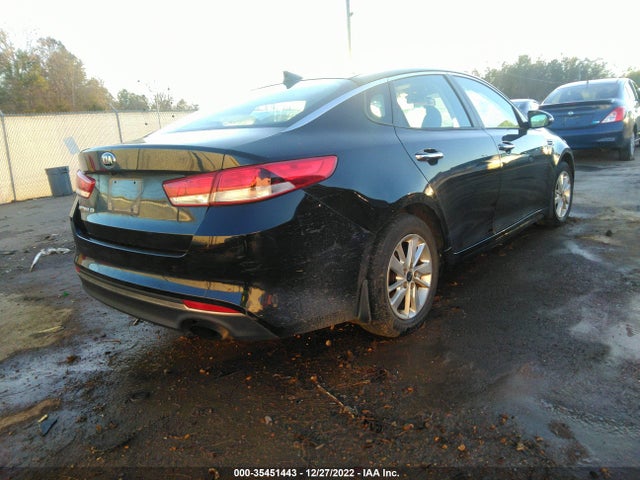 2017 Kia Optima, VIN: 5XXGT4L38HG149575