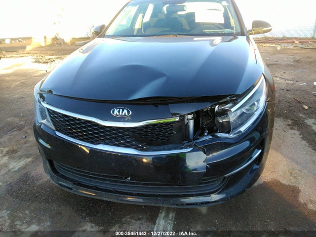 2017 Kia Optima, VIN: 5XXGT4L38HG149575