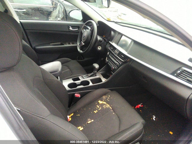 2020 Kia Optima, VIN: 5XXGT4L3XLG439227
