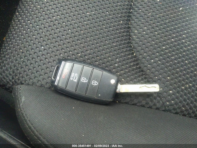 2020 Kia Optima, VIN: 5XXGT4L3XLG439227
