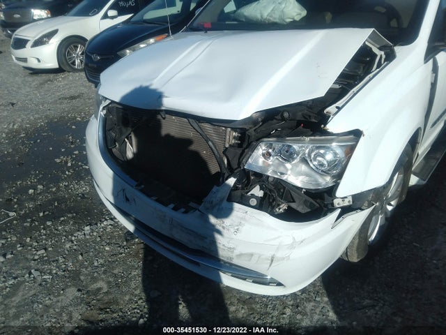 2C4RC1GGXFR698204 Chrysler Town & Country Limited Platinum