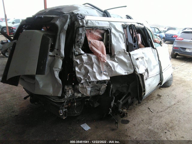 Cadillac Escalade Platinum 2017 1GYS4DKJ7HR148254 Image 4