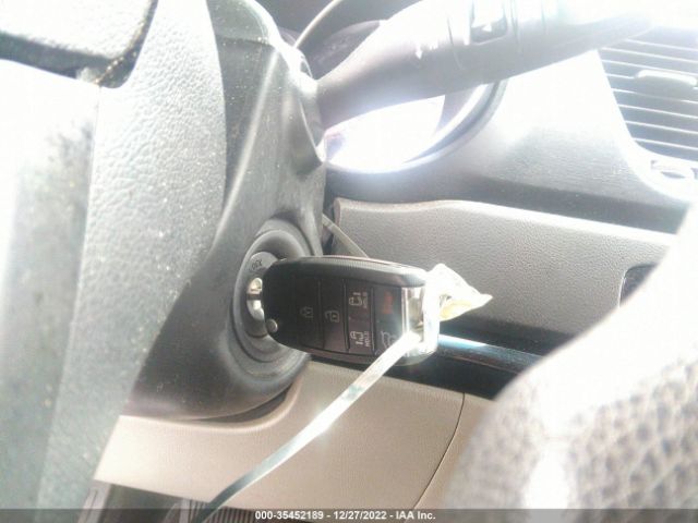 KNDMB5C17G6142219 KIA SEDONA LX
