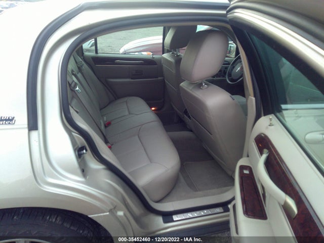 Lincoln Town Car 2011 2LNBL8CV0BX761374 Image 8