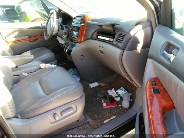 2010 TOYOTA SIENNA XLE VIN: 5TDYK4CC1AS311185