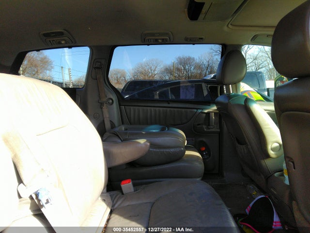 2010 TOYOTA SIENNA XLE VIN: 5TDYK4CC1AS311185