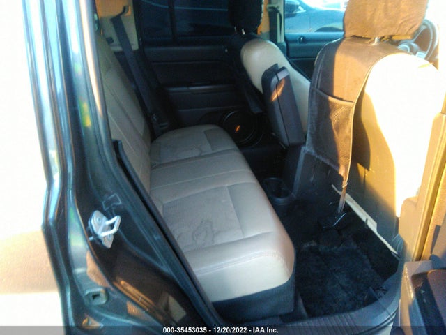1C4NJRBB7GD786923 Jeep Patriot 75th Anniversary