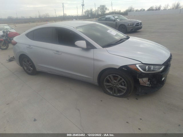 2018 5NPD84LF9JH307401 main image