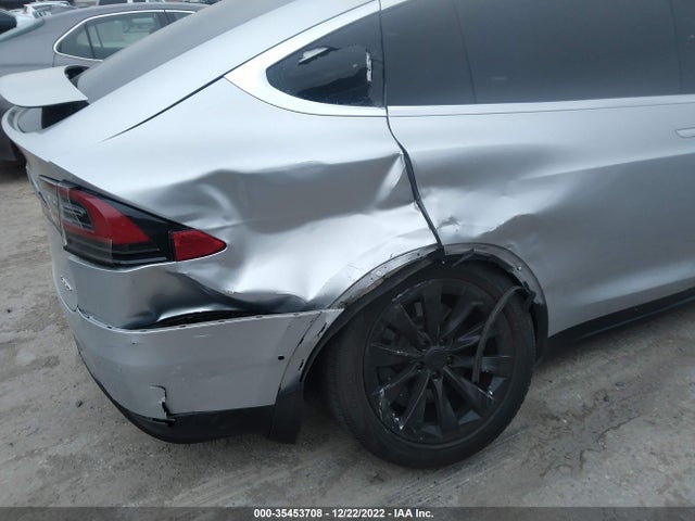 Tesla Model X 90d/75d/100d 2017 5YJXCBE23HF060623 Image 6