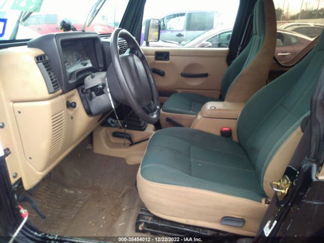 1J4FA59S8YP773272 Jeep Wrangler Sahara