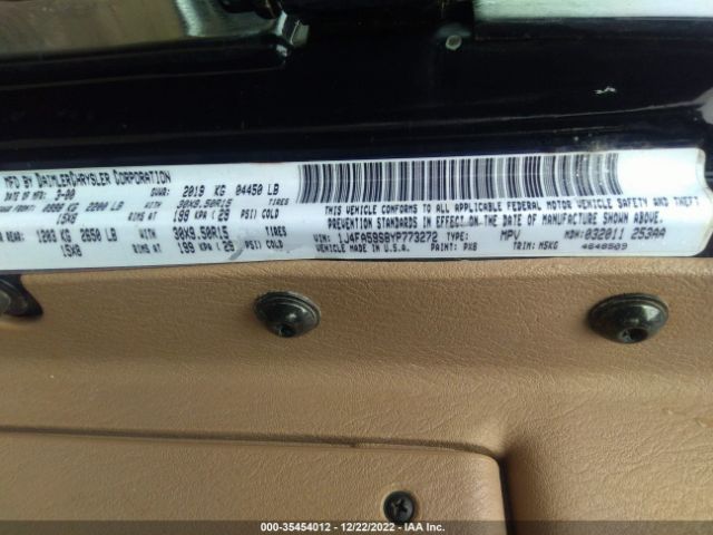 1J4FA59S8YP773272 Jeep Wrangler Sahara