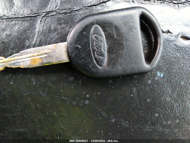 2009 FORD FOCUS SES VIN: 1FAHP33N99W157596