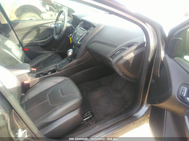 2016 Ford Focus, VIN: 1FADP3F29GL296805