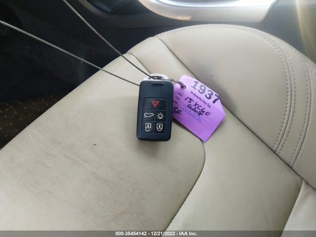 2015 Volvo XC60, VIN: YV4902RK2F2727724