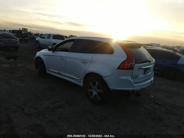 2015 Volvo XC60, VIN: YV4902RK2F2727724