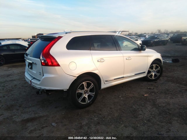 2015 Volvo XC60, VIN: YV4902RK2F2727724