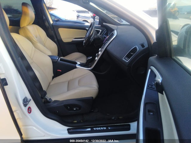 2015 Volvo XC60, VIN: YV4902RK2F2727724