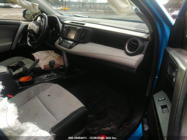 2016 Toyota RAV4, VIN: JTMRJREV5GD055866