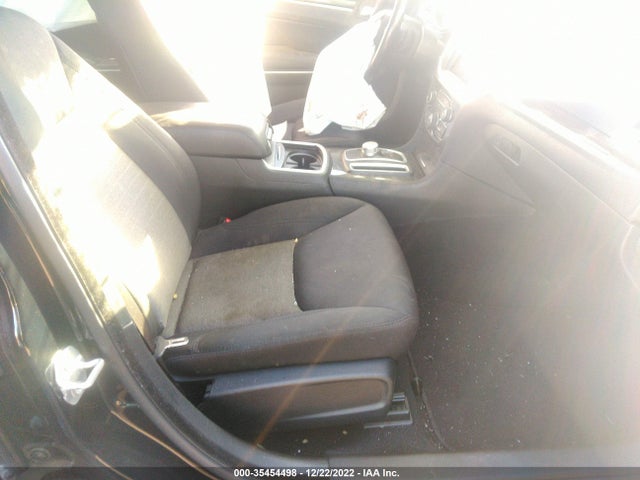 2C3CCAAG0KH560111 Chrysler 300 Touring