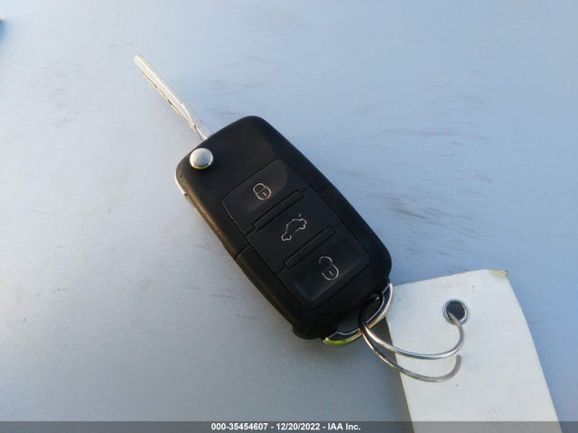 3VWJM71K19M084371 Volkswagen Jetta Sedan S
