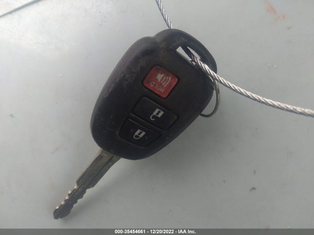 Toyota RAV4 LE 2014 JTMBFREV0ED052664 Image 3