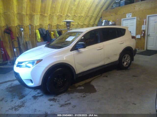 Toyota RAV4 LE 2014 JTMBFREV0ED052664 Image 2