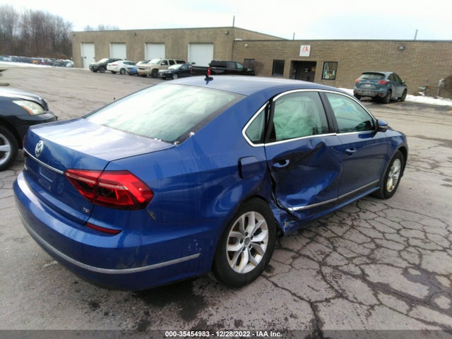 2017 Volkswagen Passat, VIN: 1VWAT7A34HC073926