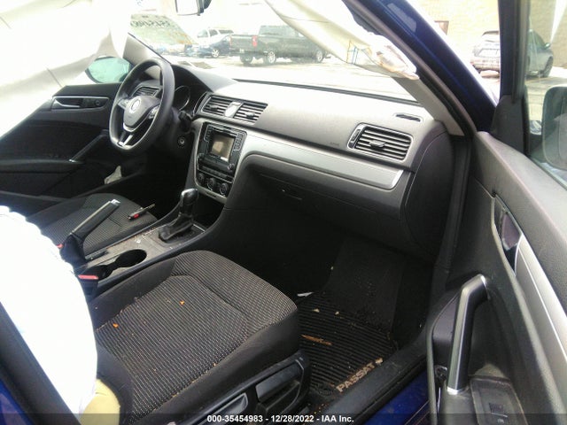 2017 Volkswagen Passat, VIN: 1VWAT7A34HC073926