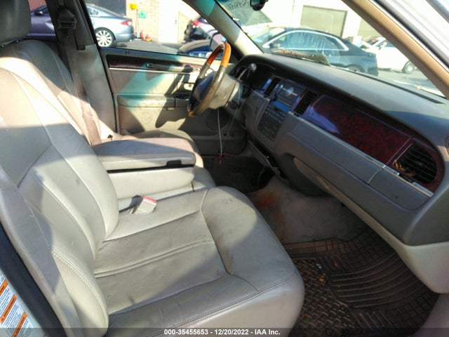 Lincoln Town Car Ultimate 2004 1LNHM83W04Y661312 Image 6