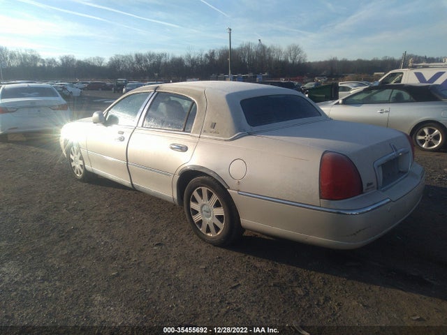 2003 LINCOLN TOWN CAR CARTIER VIN: 1LNHM83W63Y674337