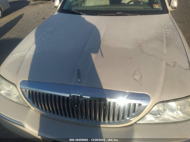 2003 LINCOLN TOWN CAR CARTIER VIN: 1LNHM83W63Y674337
