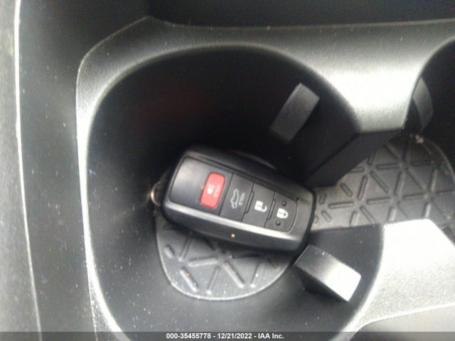 2021 Toyota RAV4, VIN: 2T3A1RFV1MW232553