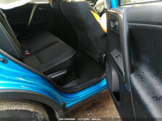 2018 Toyota RAV4, VIN: JTMRJREV1JD183089